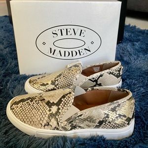 BRAND NEW Steve Madden Safary Snake Skin Slide-ons